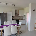 Apartment Luka *