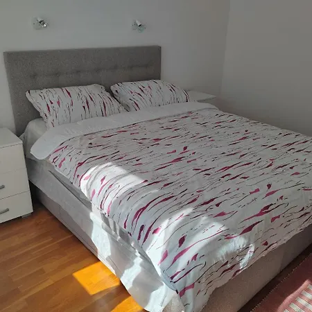 Luka Apartment *