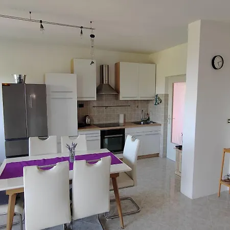 Apartment Luka *