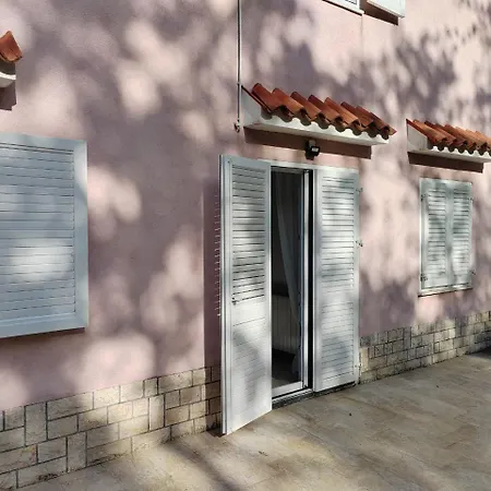 Luka Apartment Veprinac