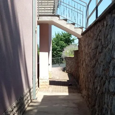 Luka Apartment *