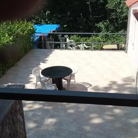 Luka Apartment *