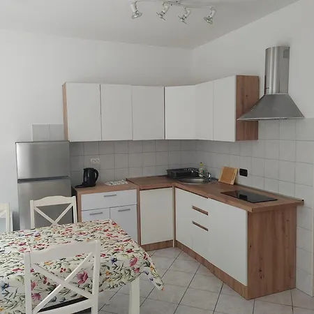 Apartment Luka *
